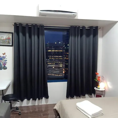 Marivic'S Place At Air Residences Makati Manila Exterior photo