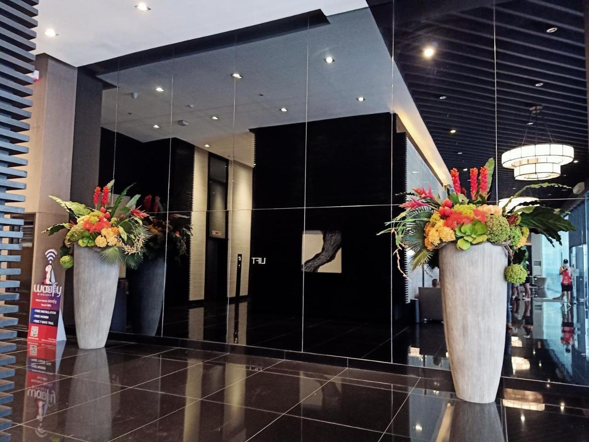 Apartment Marivic's Place At Air Residences Makati Manila