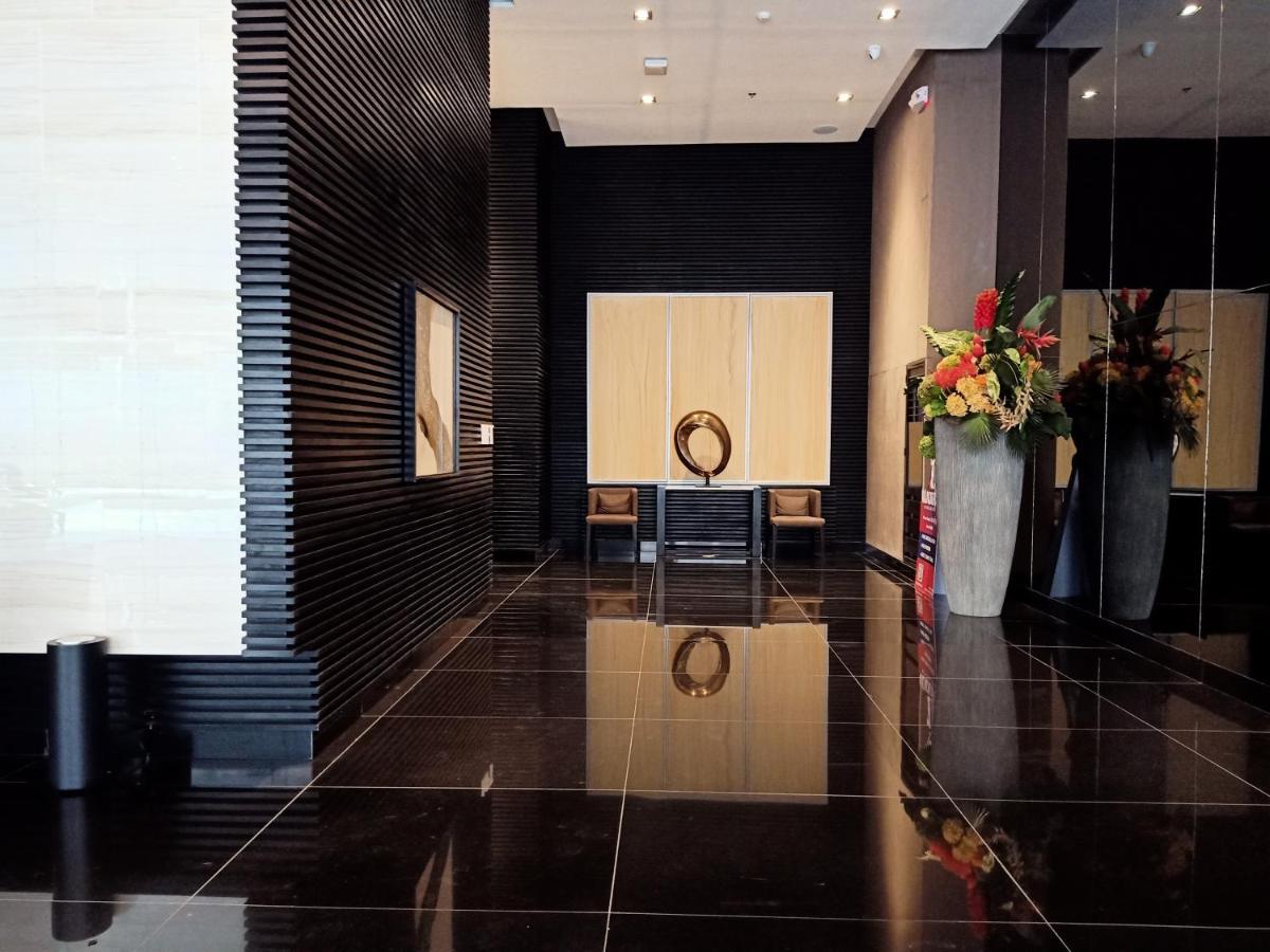 Apartment Marivic's Place At Air Residences Makati