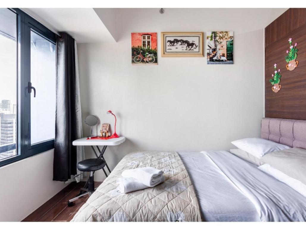 Apartment Marivic's Place At Air Residences Makati Manila